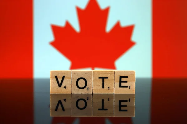 Canada Vlag Woord Stem Gemaakt Van Kleine Houten Letters Studioshoot — Stockfoto