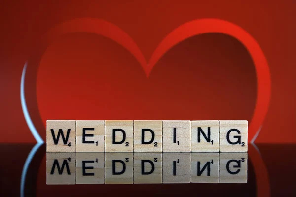 Wroclaw Pologne Février 2020 Mot Wedding Fait Lettres Scrabble Cœur — Photo