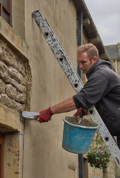 Bir duvar işleme için hazırlanıyor