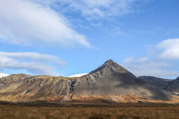 Black volcanic mountains in Iceland — Stock Photo, Image