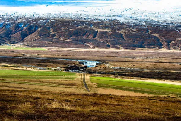 Godafoss vattenfall på Island med vackra höstfärger — Stockfoto