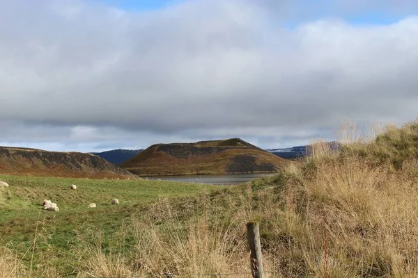 Cascada en Islandia durante el otoño —  Fotos de Stock