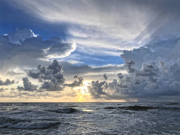 Mañana en la playa del océano de Miami — Foto de Stock