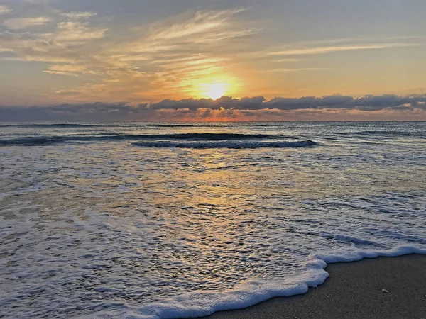 Morning at the Miami ocean beach — Stock Photo, Image