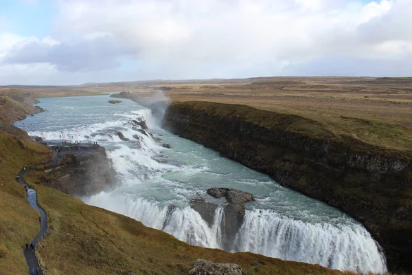 Καταρράκτης στην Ισλανδία με ουράνιο τόξο — Φωτογραφία Αρχείου