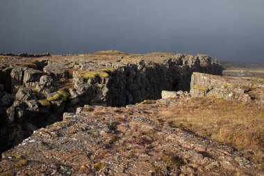 Thingvellir, İzlanda 'nın Altın Çemberi' nde kayalar.