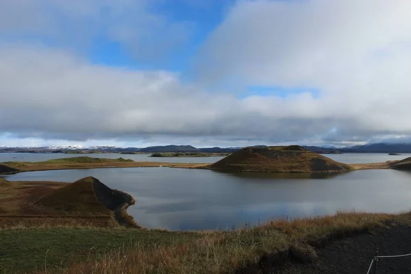 Pseudo crateri Skutustadir in Myvatn Islanda — Foto Stock