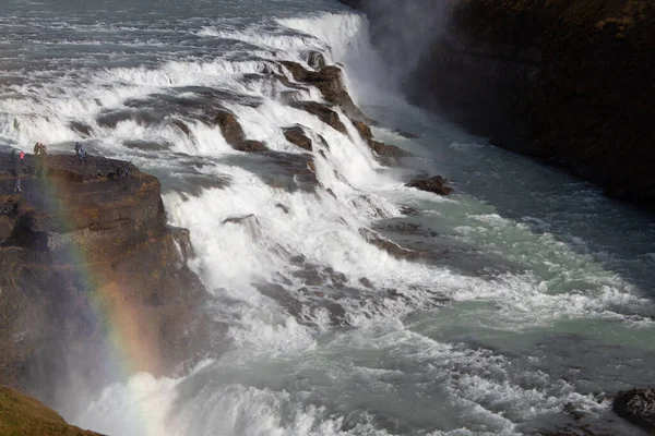 Waterval in IJsland met regenboog — Stockfoto