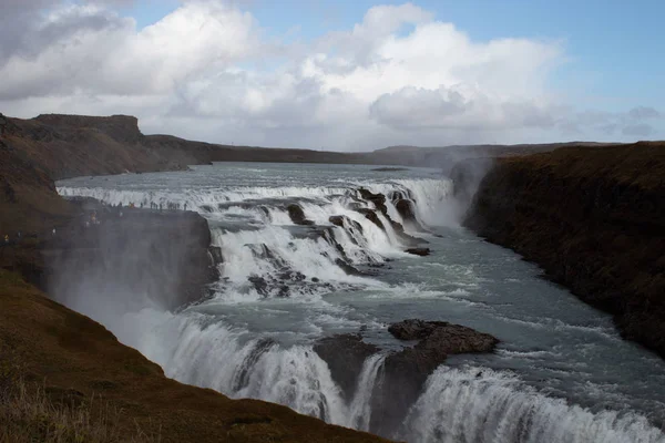 Καταρράκτης στην Ισλανδία με ουράνιο τόξο — Φωτογραφία Αρχείου
