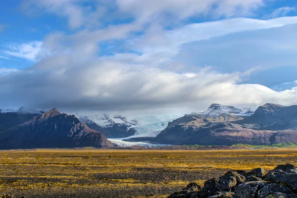 Beau glacier enneigé dans le sud de l'Islande — Photo