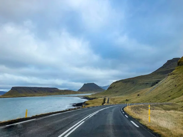 Belle route en Islande par temps clair — Photo