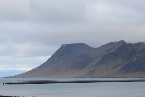 Snaefellsnes半岛的Kolgrafarfjordur fjord. — 图库照片