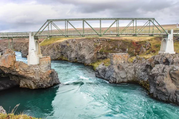 Cascata Godafoss in Islanda con bellissimi colori autunnali — Foto Stock