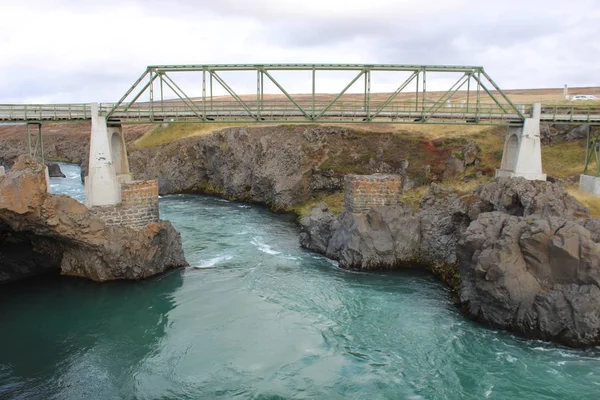 Водопад Годафосс в Исландии с красивыми осенними красками — стоковое фото