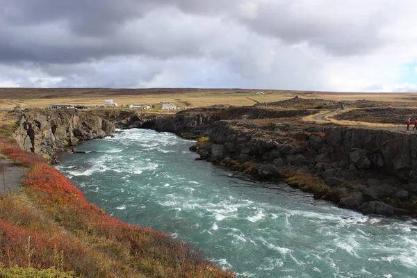 Correndo rio azul na Islândia perto goldafoss cachoeira — Fotografia de Stock