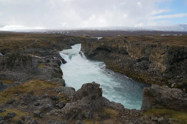 Fiume impetuoso e potente in Islanda — Foto Stock