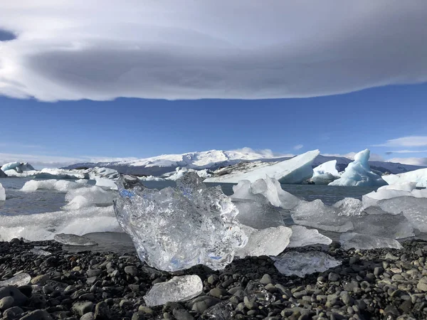 Η υπερθέρμανση του πλανήτη προκαλεί τήξη πάγου — Φωτογραφία Αρχείου