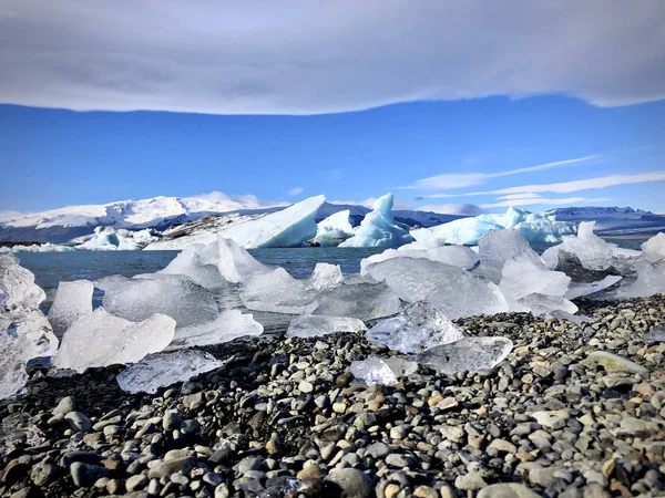 Global warming causing ice to melt — ストック写真