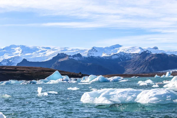 アイスランド南部のJ ö kuls á rl ó n氷河ラグーン — ストック写真