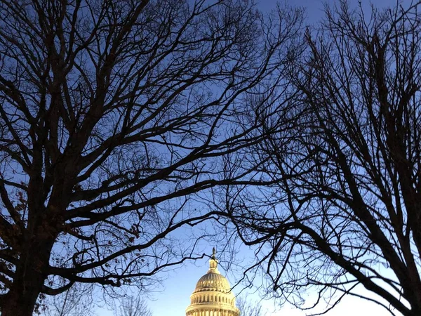 Capitol Hill pendant la destitution — Photo