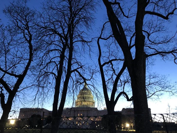 Capitol Hill pendant la destitution — Photo