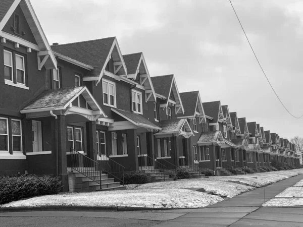 Línea de casas adosadas en invierno nieve — Foto de Stock
