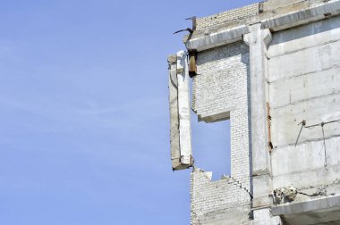 Yıkım, bir büyük endüstriyel tesis bertarafı.