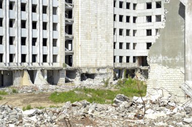 Yıkım, bir büyük endüstriyel tesis bertarafı.