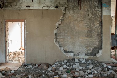 Yıkım, bir büyük endüstriyel tesis bertarafı.