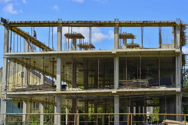 Kazık, döşeme, kiriş yeni binanın çerçeve inşaatı