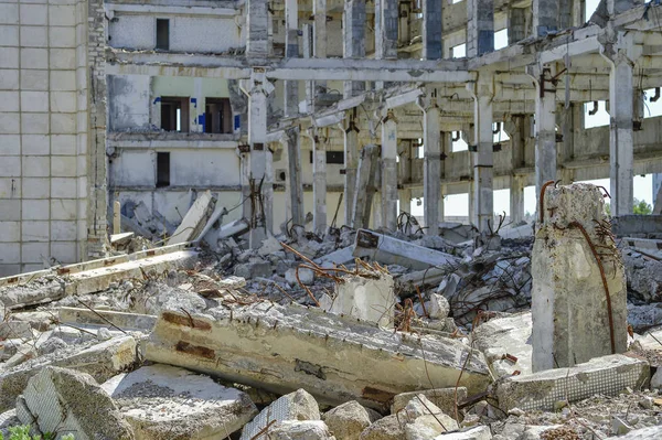 Yıkım ve büyük sanayi kuruluş kalıntıları sökülmesi