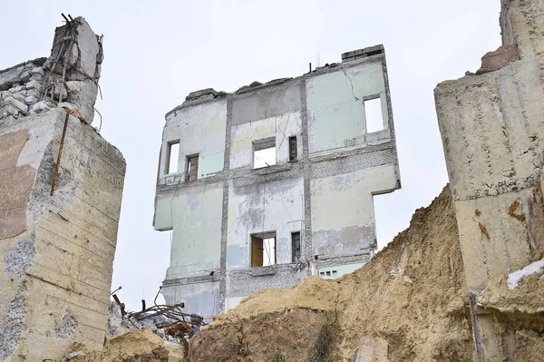 Yıkım, bir büyük endüstriyel tesis bertarafı