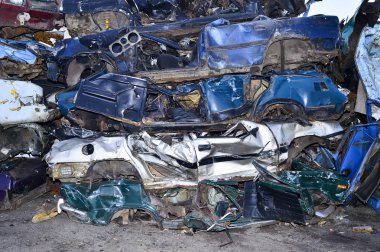 Hurda metalin geri dönüşümü, istiflenmiş sıralı presovanny makineler
