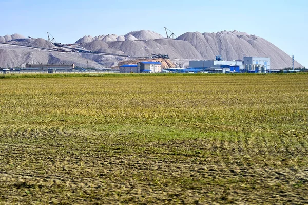 Empresa industrial para la producción de fertilizantes de potasa — Foto de Stock