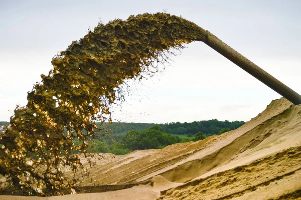 Industrial sand mining pumping out the pumping station. Background. — Stock Photo, Image