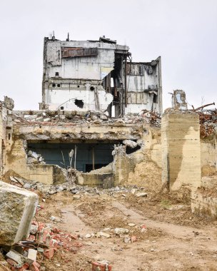 Yıkım ve büyük sanayi kuruluş kalıntıları sökülmesi