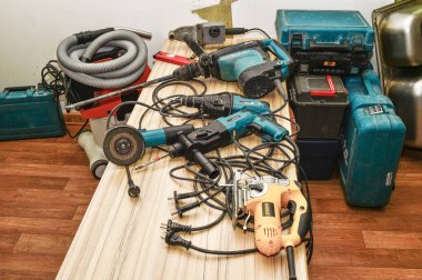 The range of power tools brands MAKITA, DEWALT in the house to prepare for the repair of Russia, Zheleznogorsk, December 2017