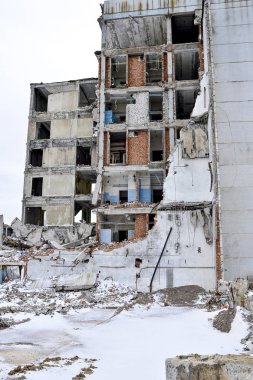 Yıkım ve büyük sanayi kuruluş kalıntıları sökülmesi