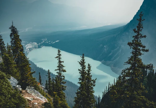 Widok z góry Ula w Parku Narodowym Banff Lake Louise — Zdjęcie stockowe