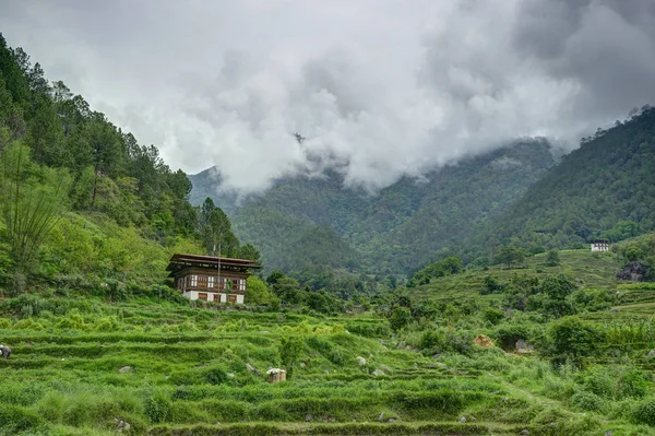 House in Bhutan with nature — Stock Photo, Image