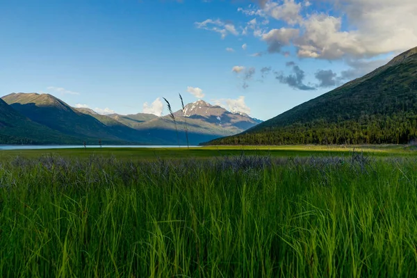 Montain View Eklutna jezero poblíž Anchorage — Stock fotografie