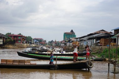 Yüzen köyler Inle Lake Myanmar Nyaung Shwe
