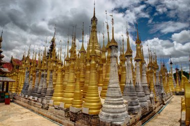 Shwe Inn Thein paya yakınındaki Inle Lake Myanmbar Burma Nyaung Shwe