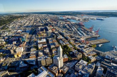 Space ne ile Seattle üzerinden Sky View Gözlemevi günbatımı görünümü