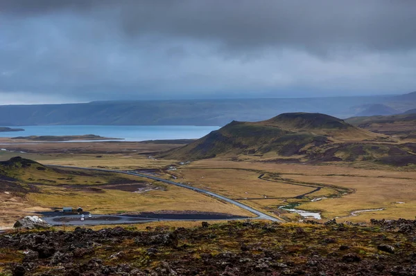Affacciato sul campo geotermico in Islanda — Foto Stock