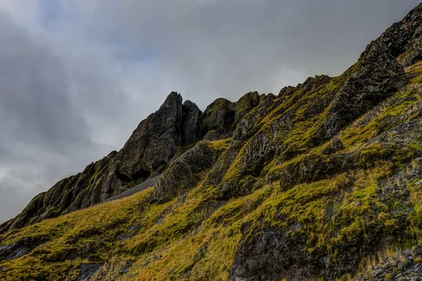 Iceland nature view with meadows and water — Stock Photo, Image