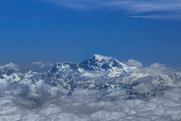 Himalaya Monte Everest vista desde el vuelo Paro Bután a Kat — Foto de Stock