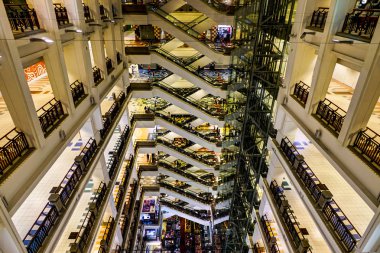Merdiven ve escelators Berjaya Times Square Kuala içinde görüntülemek