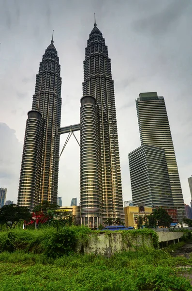Petronas Towers in Kuala Lumpur, Malaysia — Stock Photo, Image
