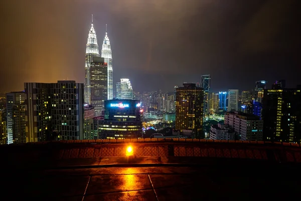 Petronas Towers Kuala Lumpur Malezya Panorama City gelen Helipad — Stok fotoğraf